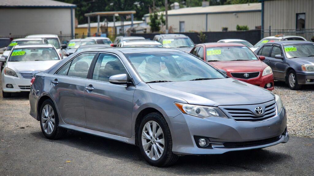 2011 Toyota Camry XLE used car lot pricing view