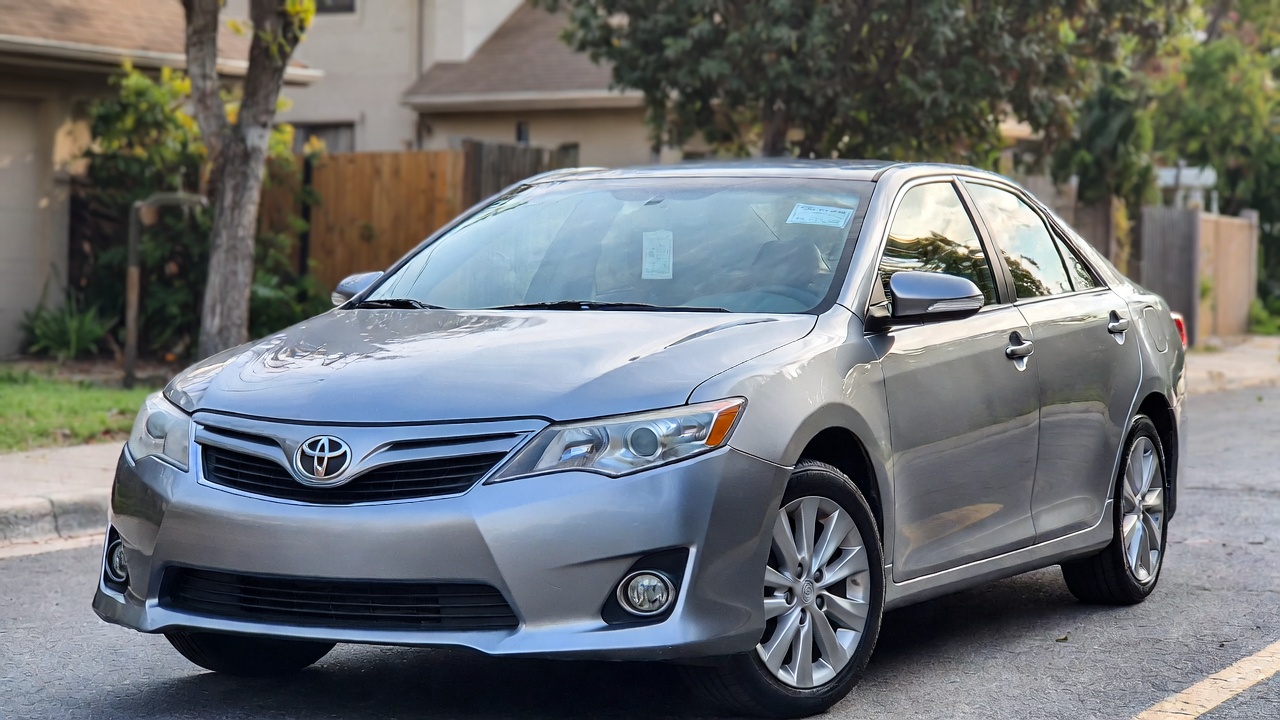 2011 Toyota Camry XLE exterior view for featured image