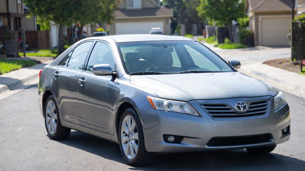 2009 Toyota Camry Hybrid exterior overview front angle view