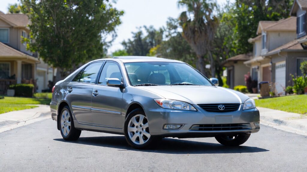 2002 Toyota Camry LE midsize sedan overview exterior